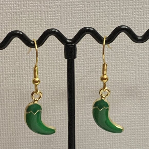 Pepper Earring, Funny Food Earring, Cinco De Mayo Earring, Green Pepper Earring - Picture 5 of 5